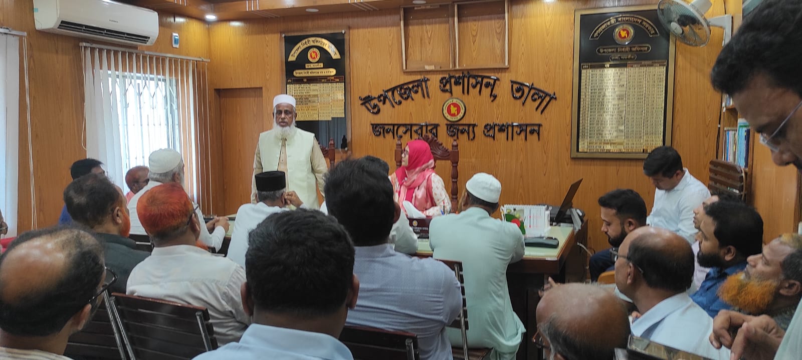 অধ্যক্ষ মোঃ ইজ্জত উল্লাহ এম পি মহোদয়ের সাথে নবাগত নির্বাহী কর্মকর্তা সহ অন্যান্য কর্মকর্তাদের সাথে মতবিনিময়!