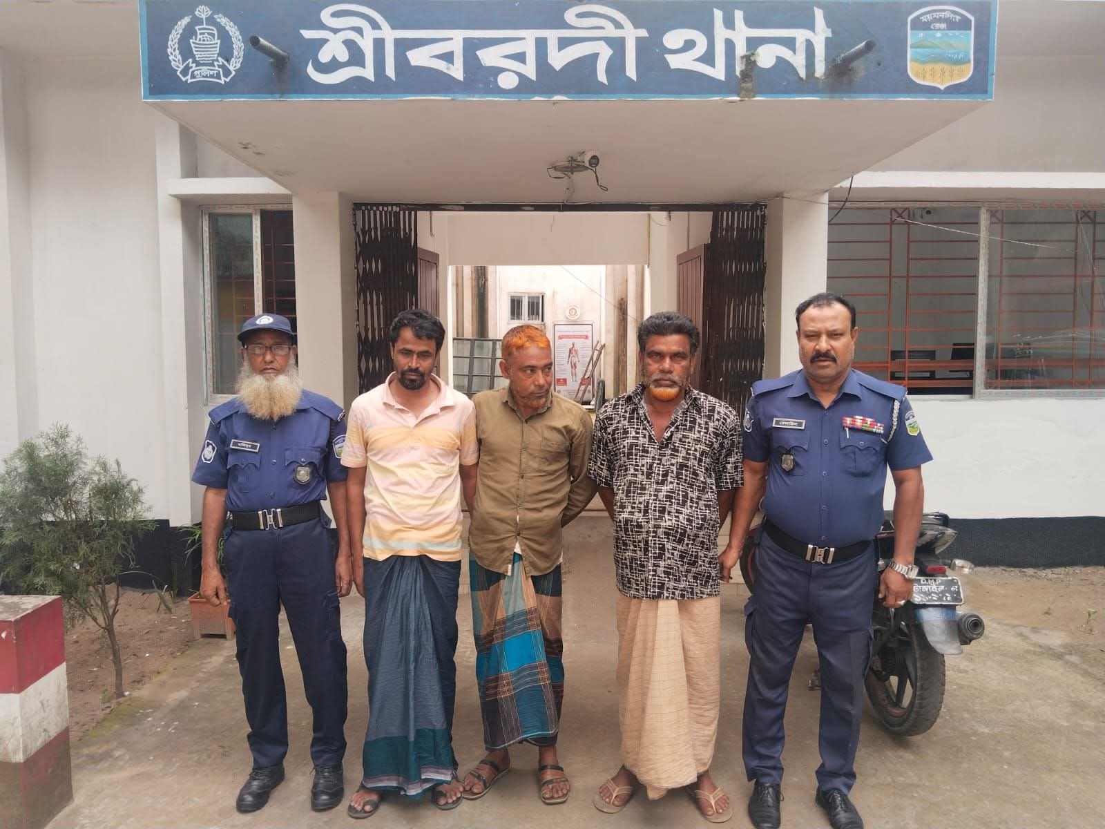 শ্রীবরদী সীমান্ত জনপদের মাদক কিং তিন জন আটক।