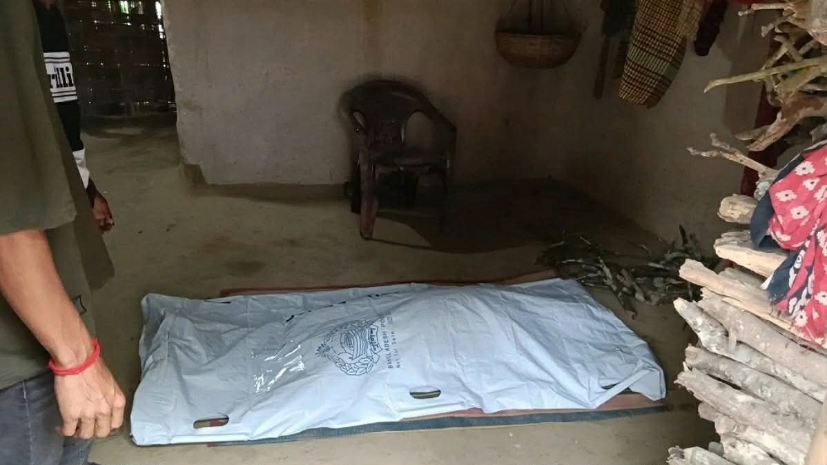 বড়লেখা থেকে গৃহবধূর ঝুলন্ত মরদেহ উদ্ধার, পাশে মিলল চিরকুট