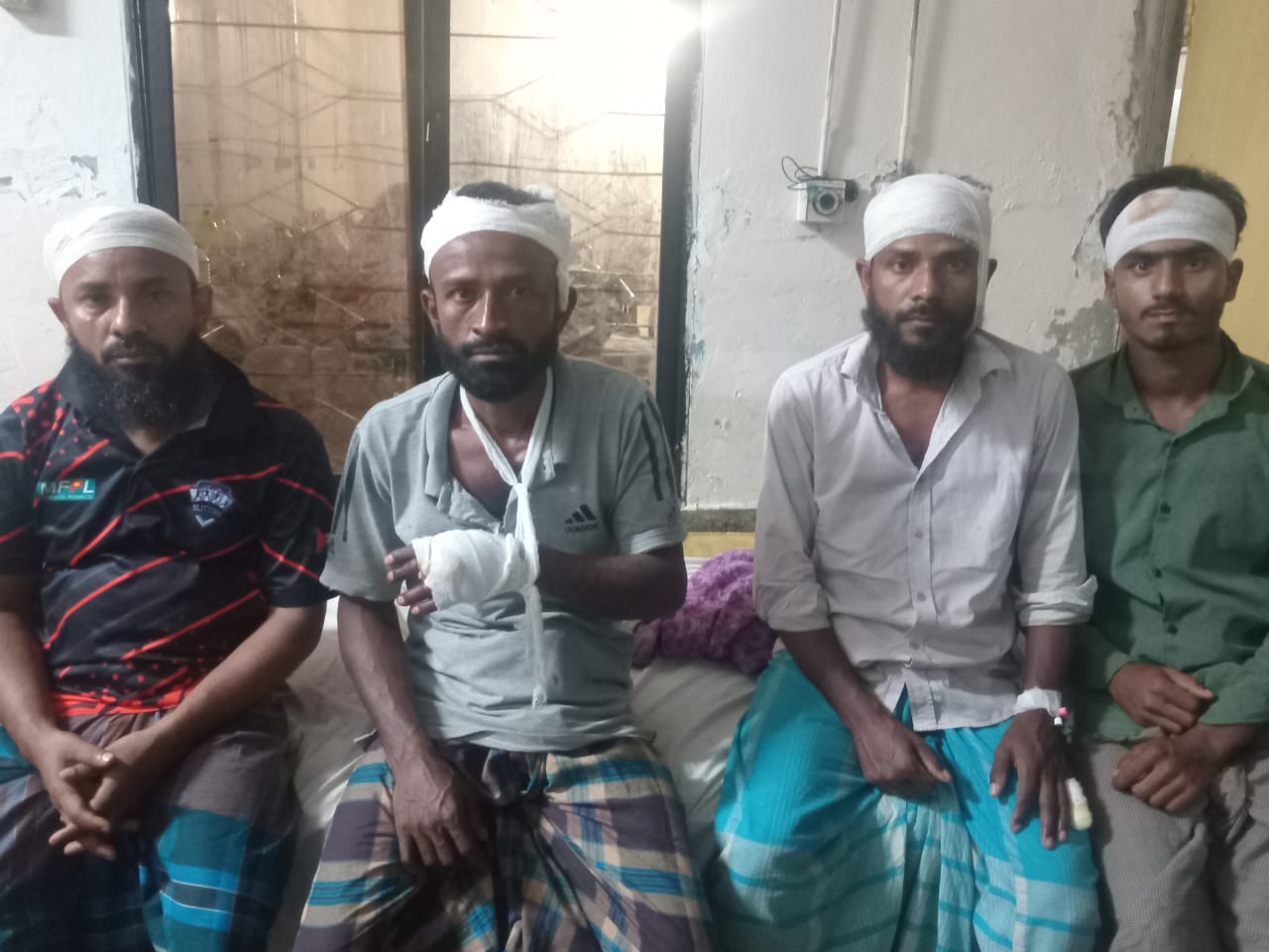 গাইবান্ধা সদর উপজেলায় ৫নং বল্লাম ঝাড় ইউনিয়ন ৩ নং ওয়ার্ড মধ্যম কুমেদ পুর সাহার বাজারে দখিন পাশে