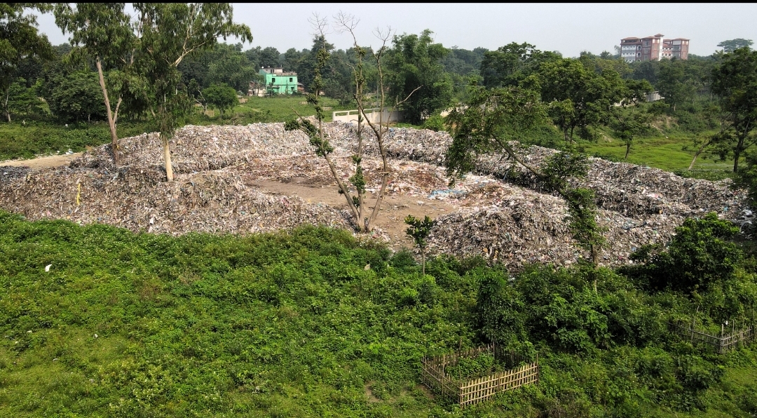পীরডাঙ্গী গোরস্থান;ইতিহাসের মর্যাদা নাকি অবহেলার ময়লার স্তূপ?