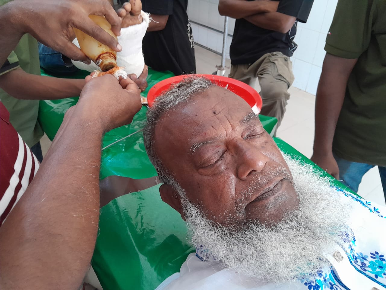 নড়াইলে ইউপি চেয়ারম্যান জামায়াত নেতা পাখি মোল্লার ওপর সন্ত্রাসী হামলা