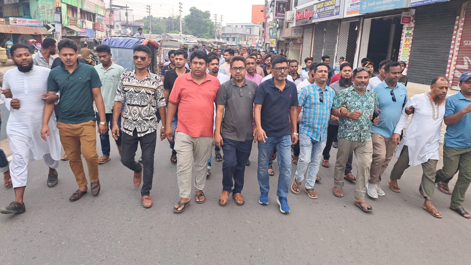 যুবদলের কেন্দ্রীয় কমিটি ঘোষণাকে স্বাগত জানিয়ে নড়াইলে আনন্দ মিছিল