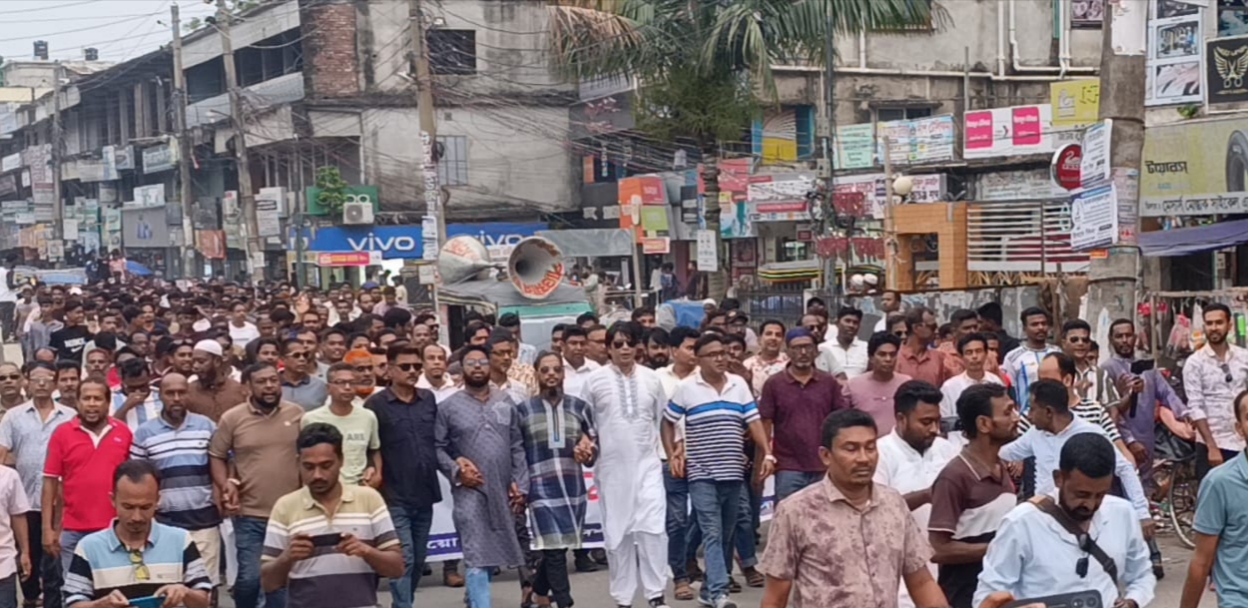 কেন্দ্রীয় কমিটি ঘোষণায় নড়াইলে যুবদলের আনন্দ মিছিল