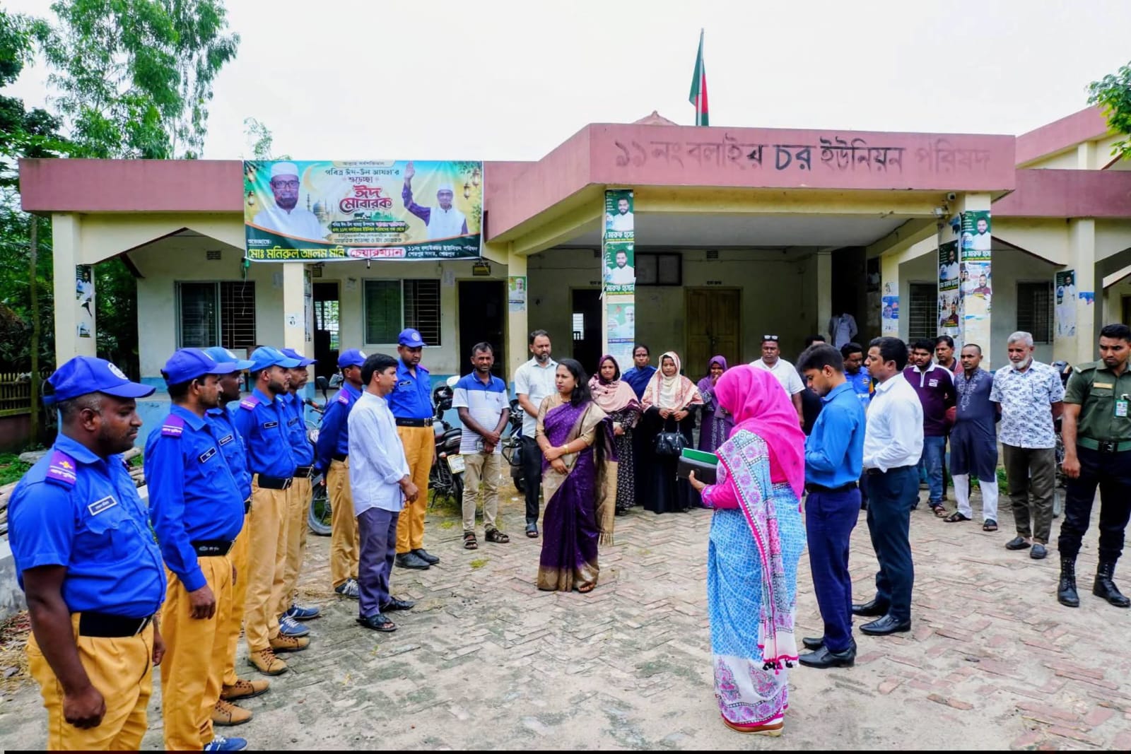 ইউনিয়ন পরিষদ, শিক্ষা প্রতিষ্ঠান ও ভূমি অফিস পরিদর্শনে জেলা প্রশাসক