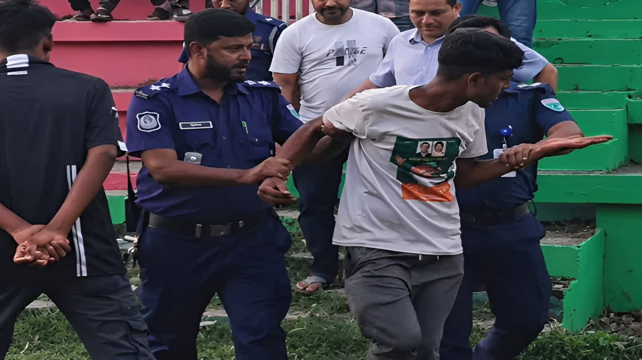 শ্রীমঙ্গলে প্রধানমন্ত্রীর অনুষ্ঠানস্থলে ‘জয় বাংলা, জয় বঙ্গবন্ধু’ স্লোগান; যুবক আটক