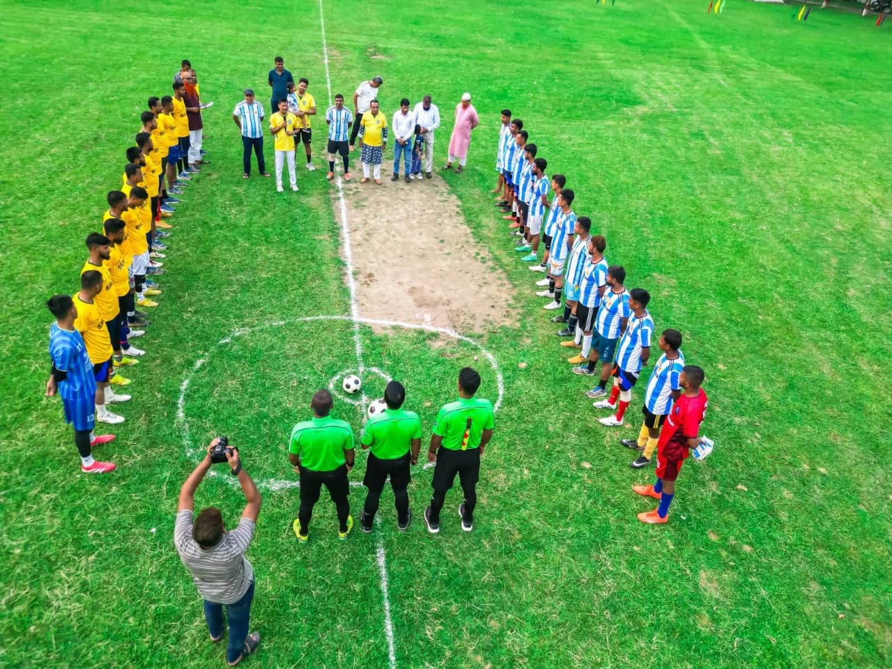 ঠাকুরগাঁও জেলা পুলিশের আয়োজনে পুলিশ লাইন্স মাঠে প্রীতি ফুটবল টুর্নামেন্ট অনুষ্ঠিত হয়ঃ