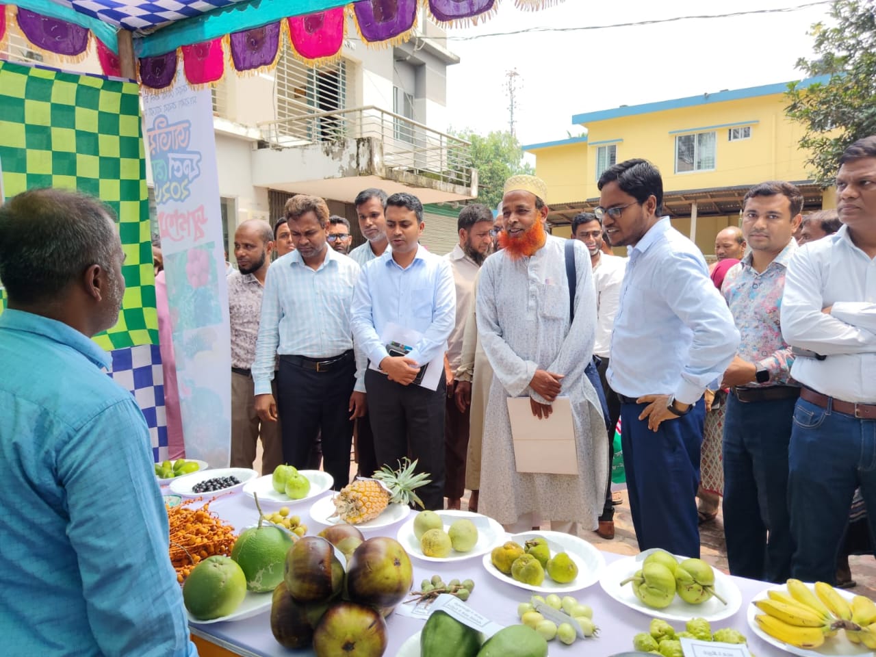 ফুলছড়িতে তিন দিনব্যাপী জাতীয় ফল মেলার উদ্বোধন