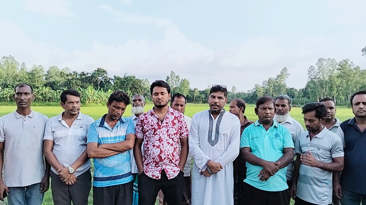 নাগরপুরের গয়হাটায় বিবাহিত বনাম অবিবাহিতদের মাঝে প্রীতি ফুটবল ম্যাচ অনুষ্ঠিত