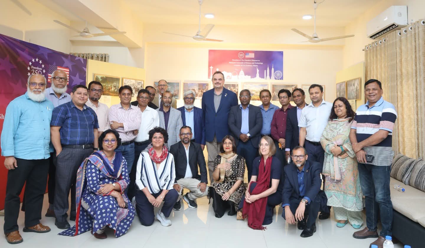 শাবিপ্রবিতে মার্কিন যুক্তরাষ্ট্রের ‘মিনি ফাউন্ডার্স মিউজিয়াম’ উদ্বোধন ও বই উপহার।