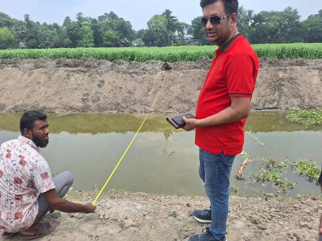 স্বচ্ছতার নজির: খাল খননের অব্যয়িত টাকা ফেরত দিয়ে প্রশংসায় সালথার ইউএনও