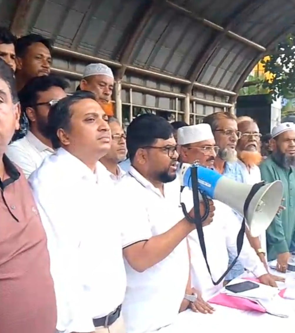 গাজীপুরের কালিয়াকৈর টানা বৃষ্টিতে পৌরসভার বিভিন্ন এলাকায় সৃষ্ট জলাবদ্ধতায় ক্ষতিগ্রস্ত ও পানিবন্দী পরিবারদের মাঝে গাজীপুর জেলা পরিষদের উদ্যোগে শুকনো খাদ্য সামগ্রী বিতরণ করা হয়েছে।