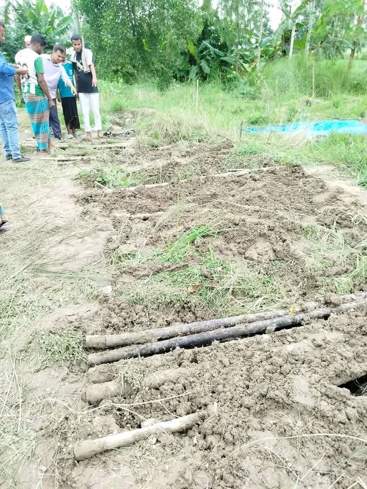 কালিয়াকৈরে এক কবরস্থান থেকে ৮ টি কঙ্কাল চুরি, এলাকায় আতঙ্ক বিরাজ
