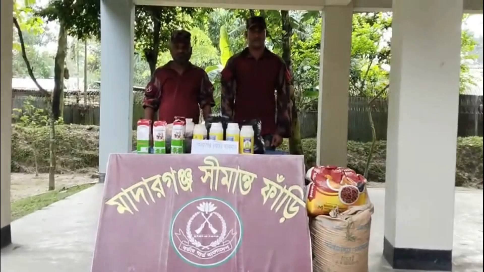 কুড়িগ্রাম সীমান্তে ২৪ ঘণ্টার অভিযানে ৩২ লাখ টাকার ভারতীয় চোরাচালানি পণ্য জব্দ