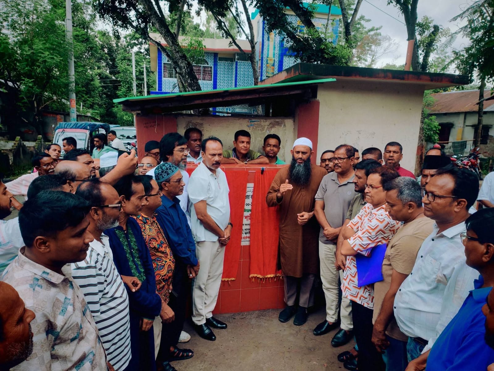 গোবিন্দগঞ্জে প্রায় ৩ কোটি টাকার দুই গ্রামীণ সড়ক উন্নয়ন কাজের উদ্বোধন