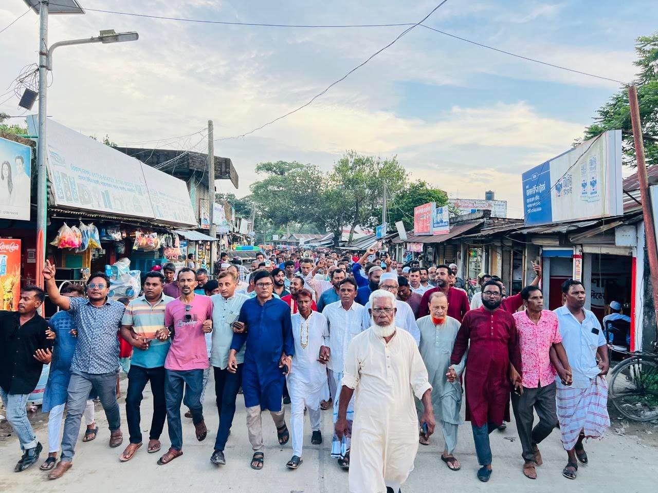 দক্ষিণ গফরগাঁও উপজেলা” নয়াবাড়ি মৌজায় অনুমোদন করায় আনন্দ মিছিল