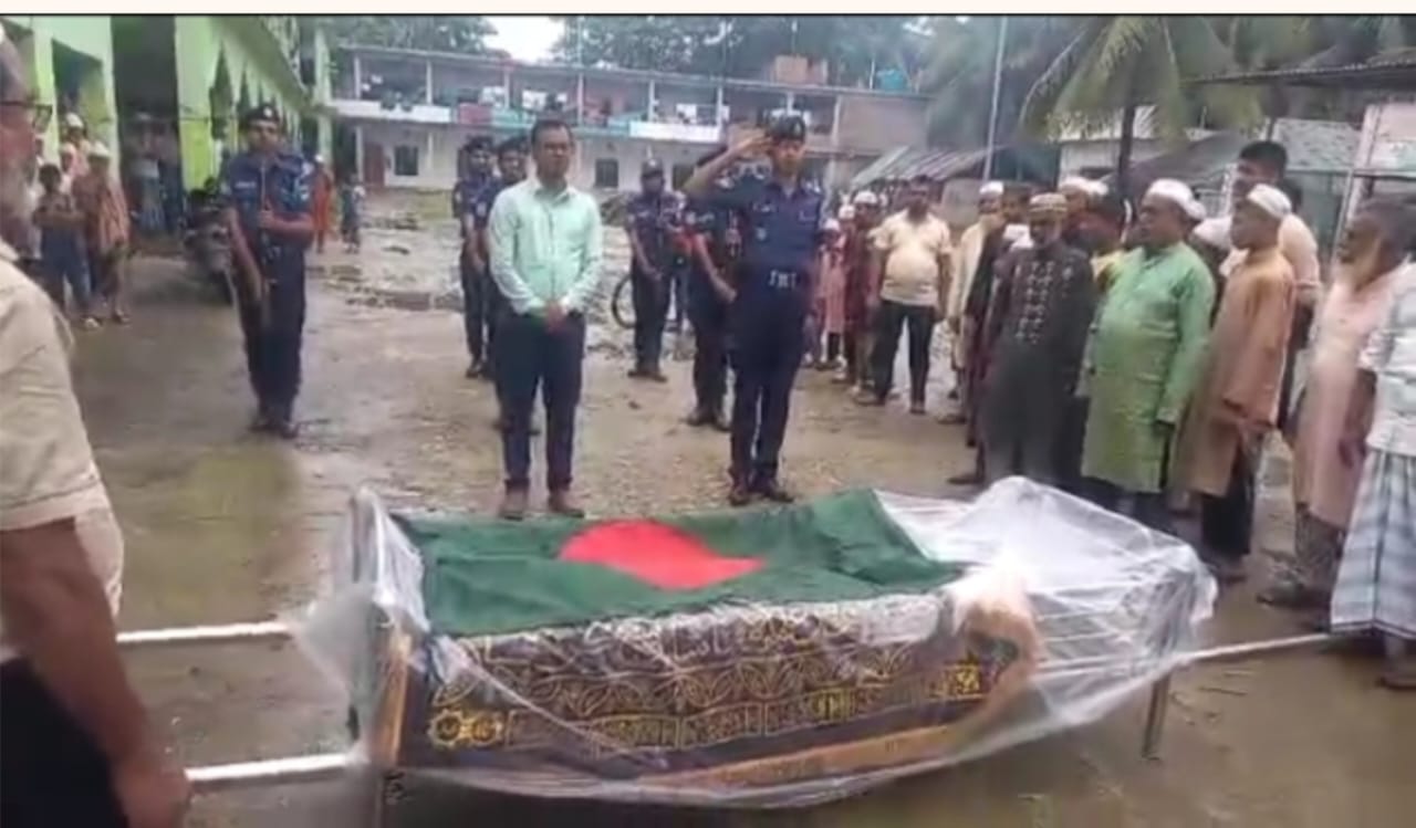 বীর মুক্তিযোদ্ধা আব্দুল গাফফার মিয়ার রাষ্ট্রীয় মর্যাদায় দাফন সম্পন্ন