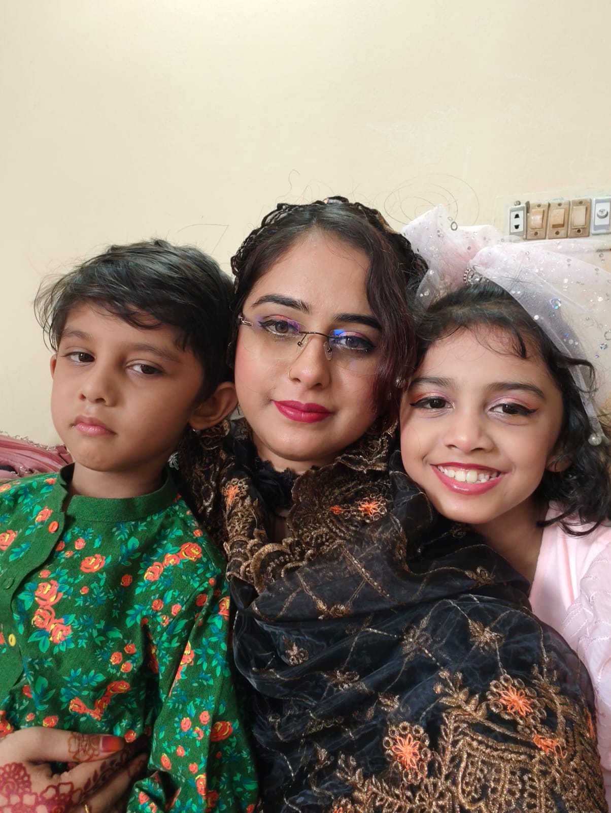 যশোরে দুই শিশুর ভবিষ্যৎ অনিশ্চিত: নিরাপত্তা ও ন্যায়বিচারের দাবিতে এক মায়ের আকুতি