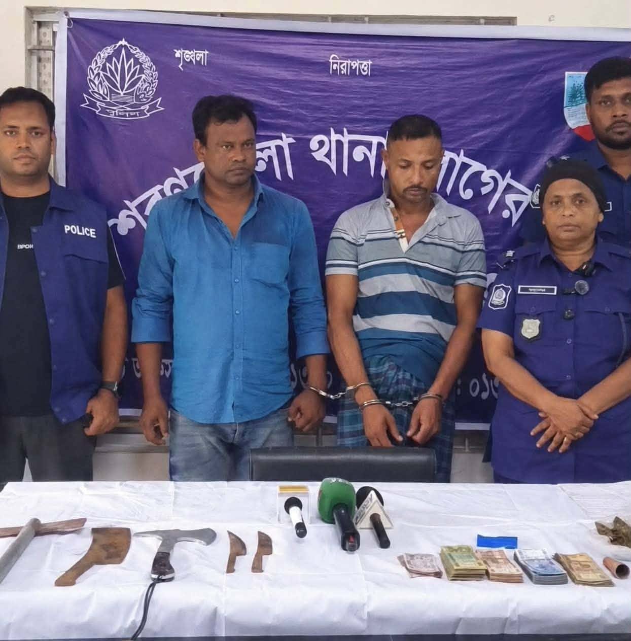শরণখোলায় মাদকের বিরুদ্ধে সাড়াসি অভিযান,১ সপ্তাহে কুখ্যাত মাদক কারবারী ইলিয়াসসহ ১০ জন গ্রেফতার