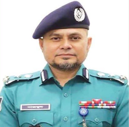 গাজীপুর পুলিশ কমিশনারকে ক্লোজ করা নিয়ে নানা আলোচনা