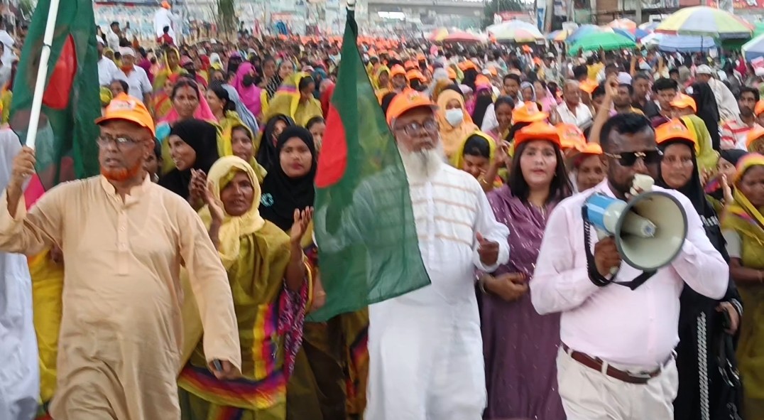 জুলাই গণঅভ্যুত্থানের আনন্দ মিছিল কে সফল করার লক্ষ্যে গোলাকান্দাইল ইউনিয়ন বিএনপির মিছিল নিয়ে যোগদান