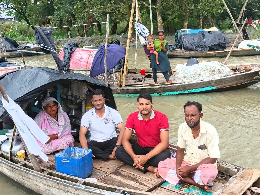 ভোলায় বেদে পল্লীর মানুষের জীবনমান উন্নয়নে কাজ করছে পরিবর্তন যুব উন্নয়ন সংস্থা