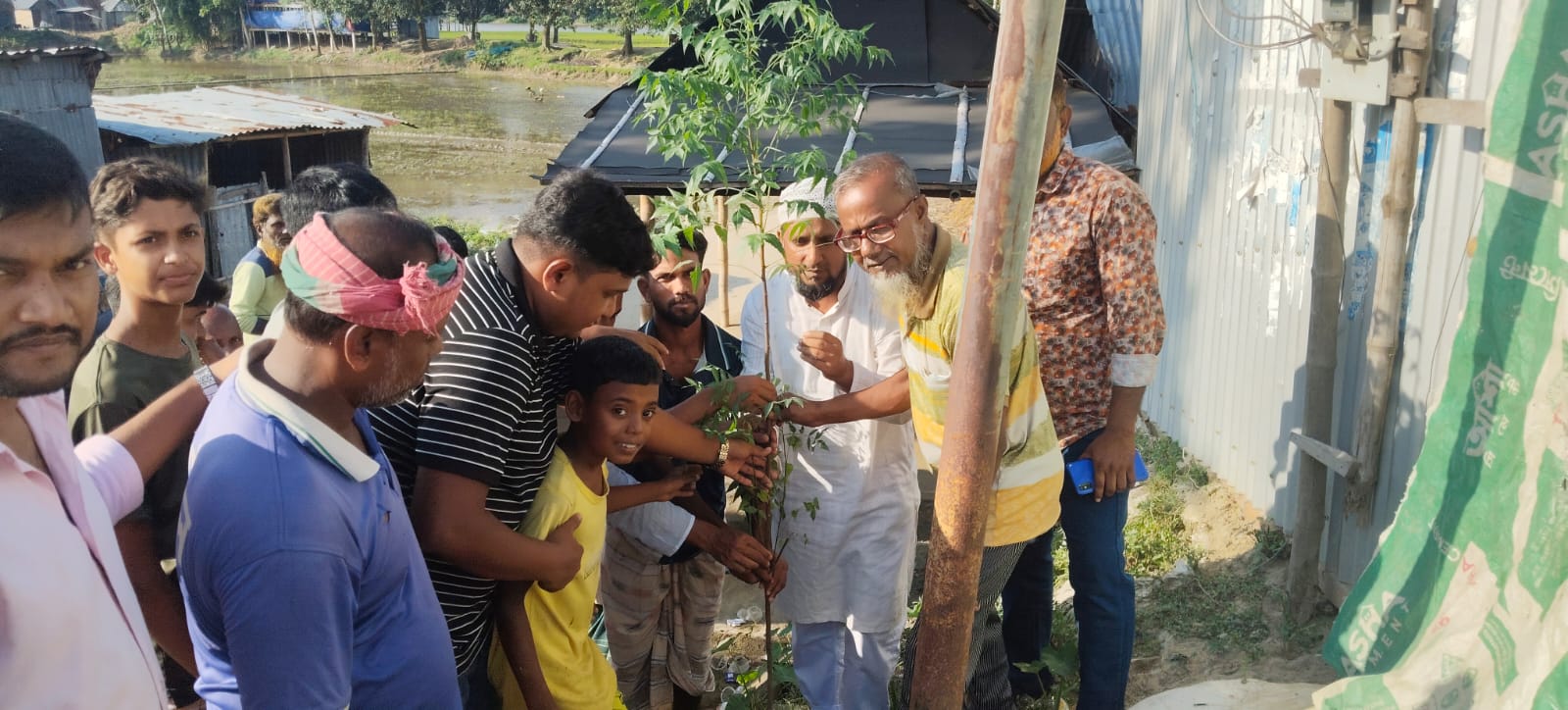 আগামী স্হানীয় নির্বাচনে চেয়ারম্যান পদপ্রার্থী মাহবুব আলমের ব্যক্তিগত উদ্যোগে বৃক্ষরোপণ কর্মসূচি পালিত