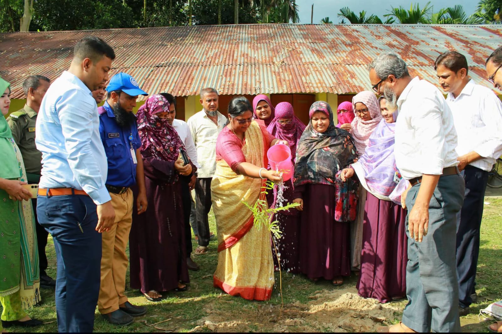 জনগণের দোরগোড়ায় জেলা প্রশাসন: ভূরুঙ্গামারীতে অন্নপূর্ণা দেবনাথের দিনব্যাপী মাঠপর্যায়ের তৎপরতা