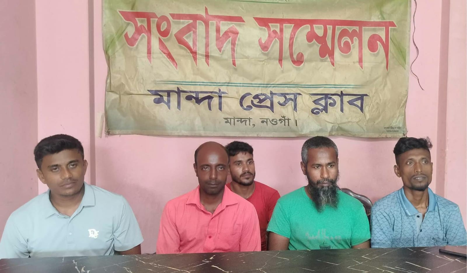 নওগাঁর মান্দা দেলুয়াবাড়ী বাজারে শিশুদের ড্যান্ডি নেশা করানোর সাইকেল মেকারের বিরুদ্ধে অভিযোগ