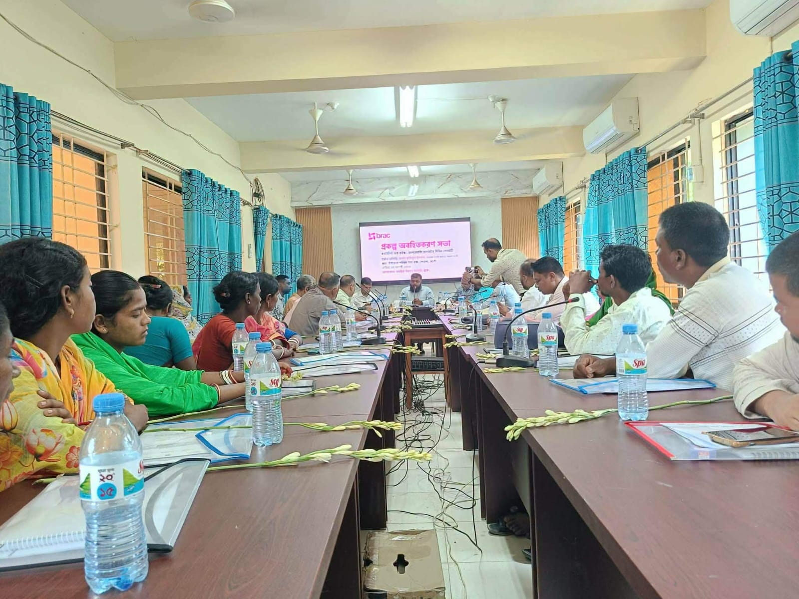 নওগাঁর পোরশায় ব্র্যাকের ‘ক্যাটালিস্ট ফর চেইঞ্জ’সিভিল সোসাইটি শীর্ষক প্রকল্প অবহিতকরণ সভা অনুষ্ঠিত
