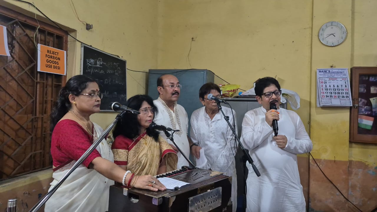 পাইকপাড়ার টালা পার্ক জাগরন মঞ্চের উদ্যোগে, বিদেশি পর্ণ বর্জনের কর্মসূচি।