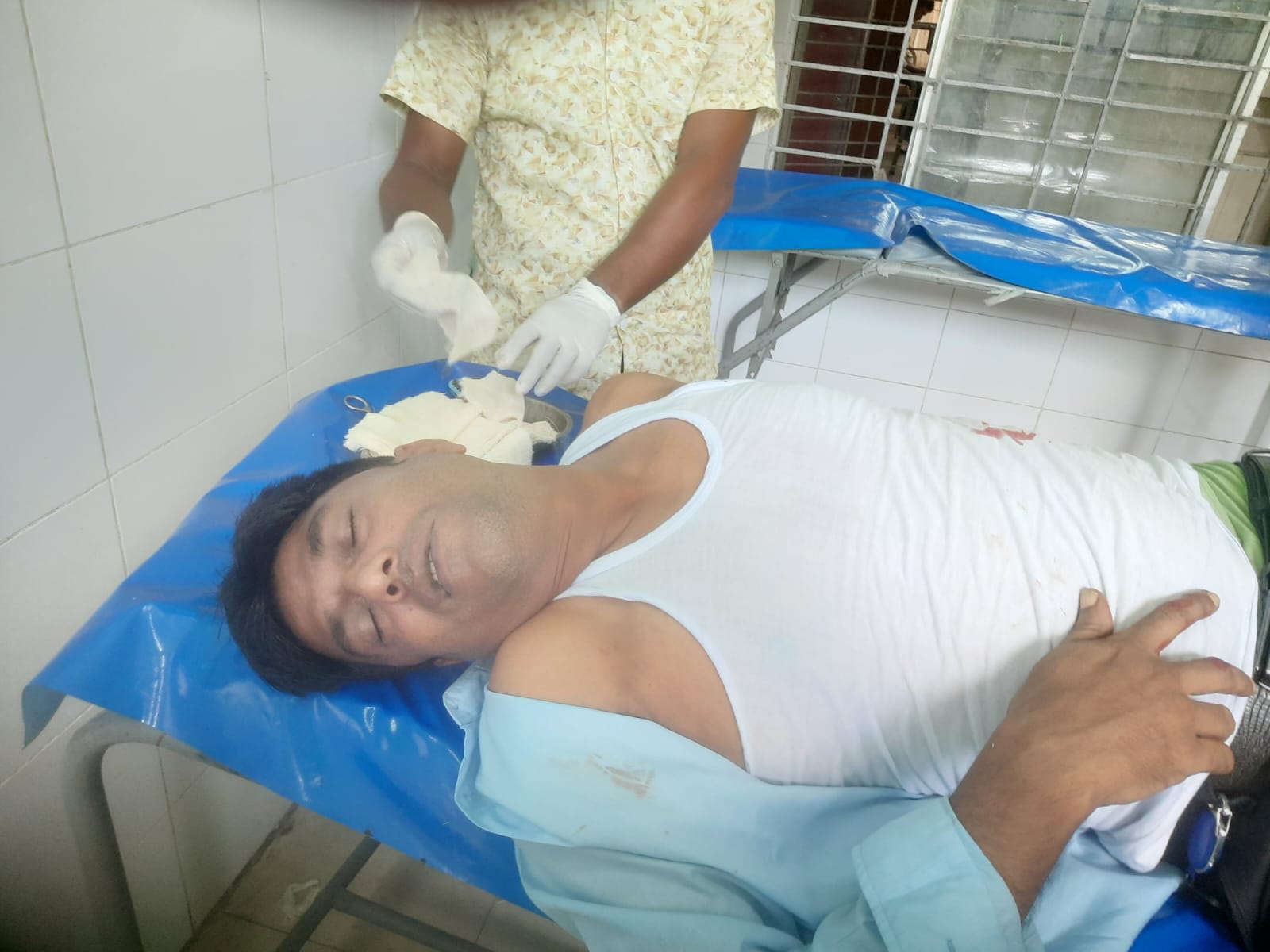 মাদক সেবনের সংবাদ প্রকাশের জেরে নীলফামারীতে সাংবাদিকের ওপর হামলা