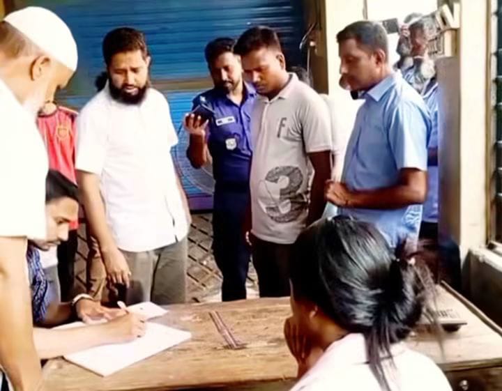 সারের লুটপাট রোধে বীরগঞ্জে ভ্রাম্যমান আদালতের সফল অভিযান, ২ দফায় ২৩৪০ বস্তা সার জব্দ, ২ জনের কারাদন্ড।