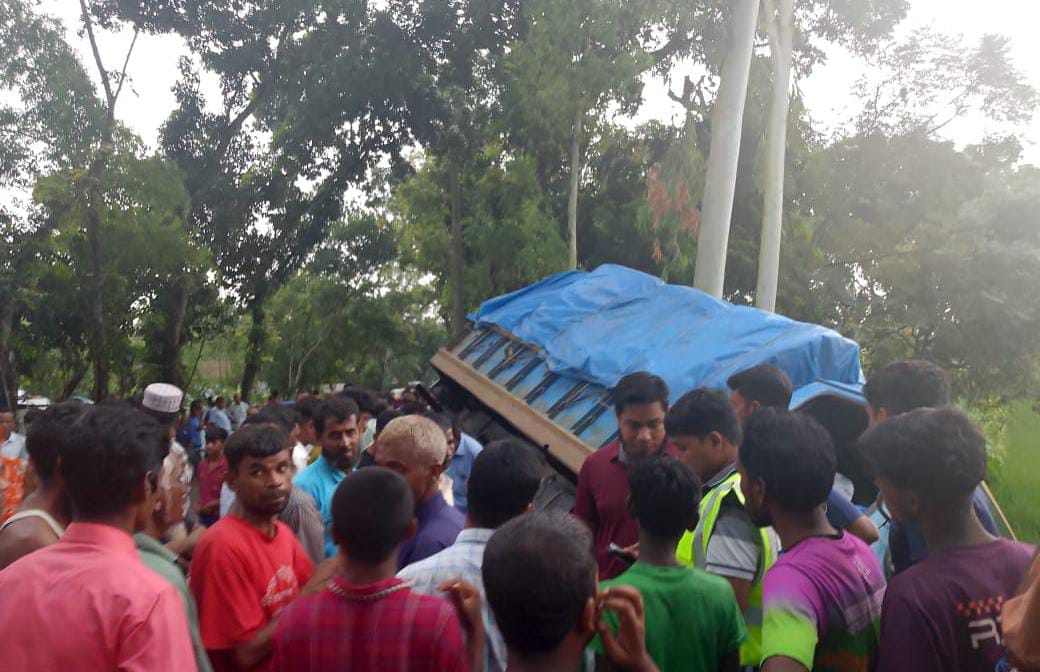 ঠাকুরগাঁওয়ে ট্রাক-মোটরসাইকেল সংঘর্ষ নিহত – ১   