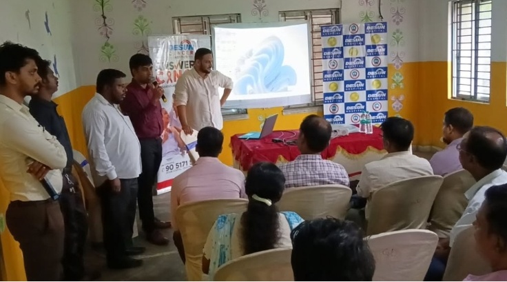 বিশিষ্ট সমাজ সেবী আকরাম হোসেন সরদারের সহযোগিতায় ওরাল ক্যান্সার নিয়ে গুরুত্ব পূর্ণ স্বাস্থ্য সচেতন শিবির জয়নগরে