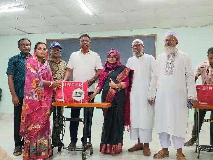 ​চৌগাছায় ক্ষুদ্র নৃ-গোষ্ঠী সম্প্রদায়ের মাঝে প্রণোদনা, বাইসাইকেল ও সেলাই মেশিন বিতরণ।
