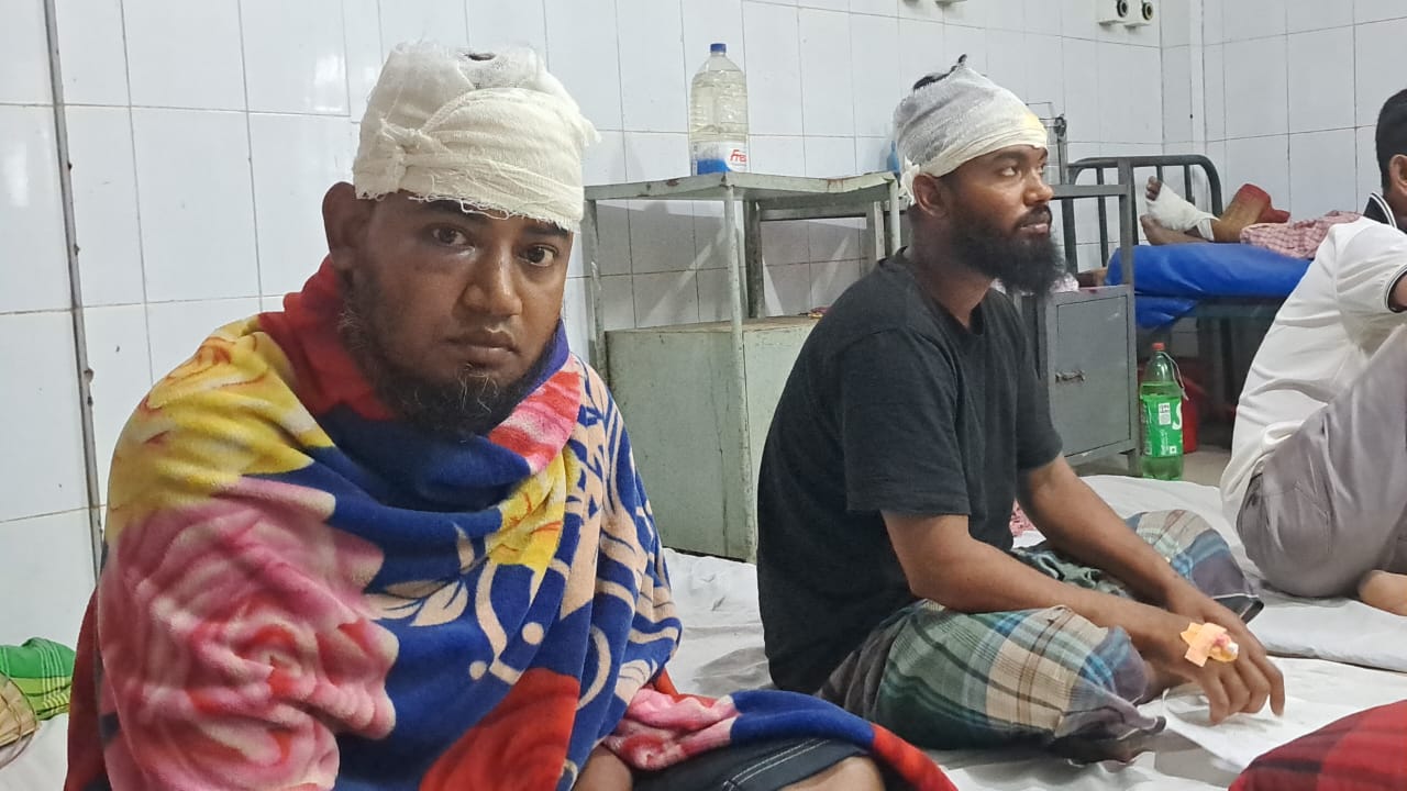 লোহাগড়ায় মাদক বিক্রিতে বাধা দেওয়ায় ২ নারীসহ ৬ জনকে কুপিয়ে আহতের অভিযোগ