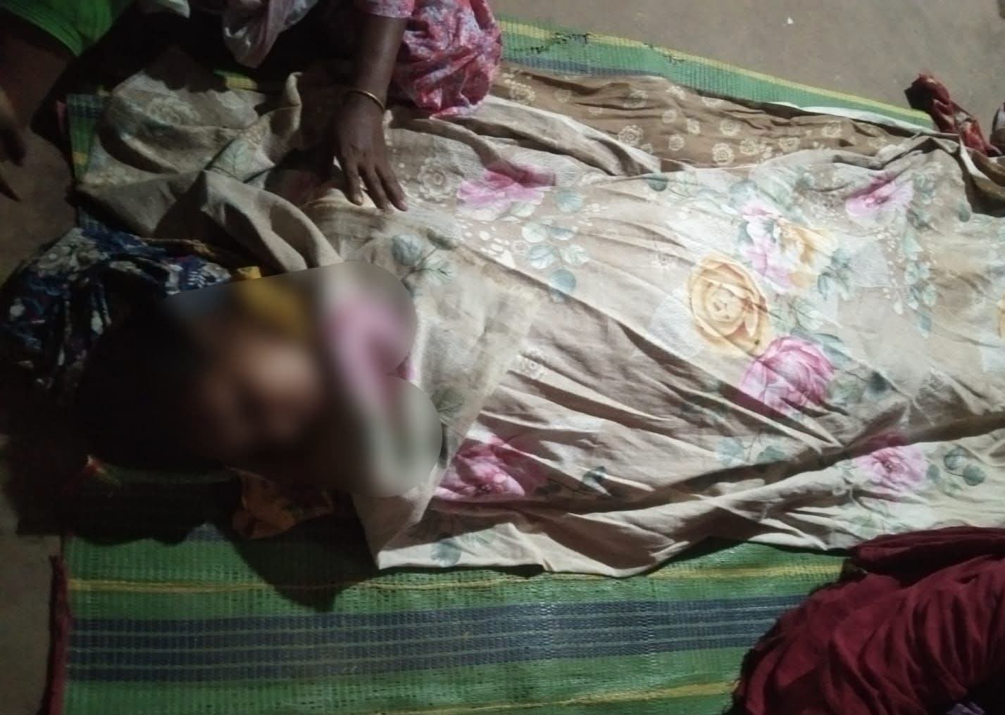 ধামইরহাটে নিজ ঘর থেকে গৃহবধূর ঝুলন্ত লাশ উদ্ধার