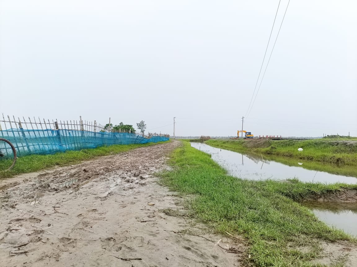 তালায় ২০০ বছরের পুরাতন সড়কের নকশা পরিবর্তন; এলাকাবাসীর ক্ষোভ 