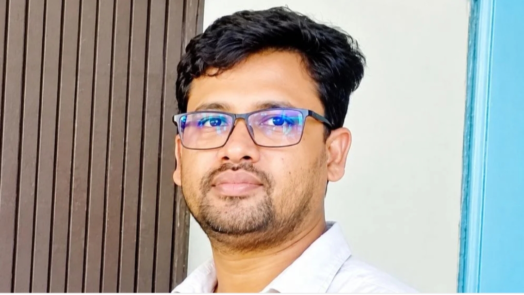 স্বামী একজন, স্ত্রী দুইজন,প্রকাশ্যে ধস্তাধস্তি।