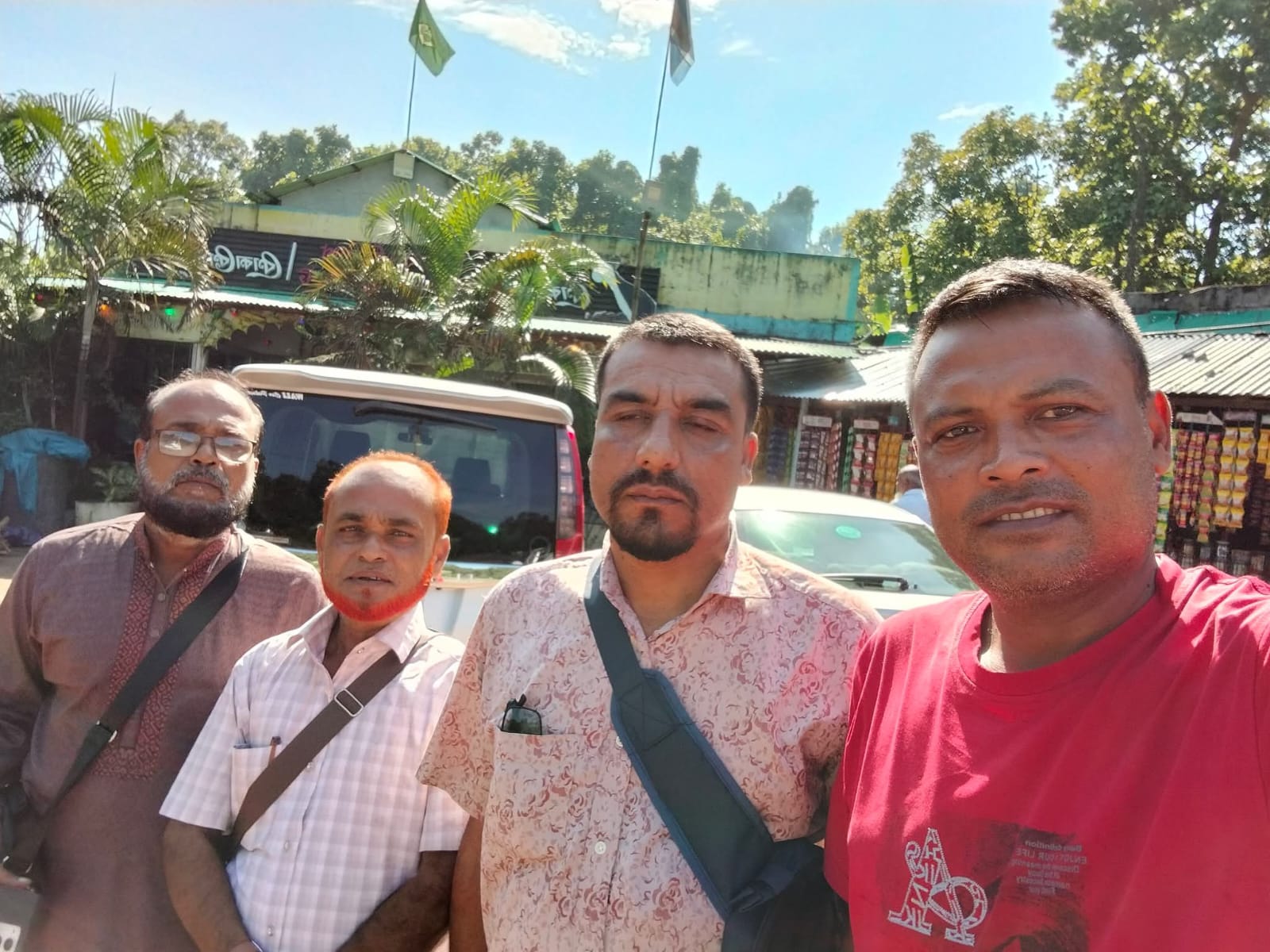 লুৎফুজ্জামান বাবর সংসদ সদস্য এর উদ্যোগে মদন, মোহনগঞ্জ, খালিয়াজুরির বিএনপি’র ৪৭ নেতাকর্মী ওমরাহ যাচ্ছেন
