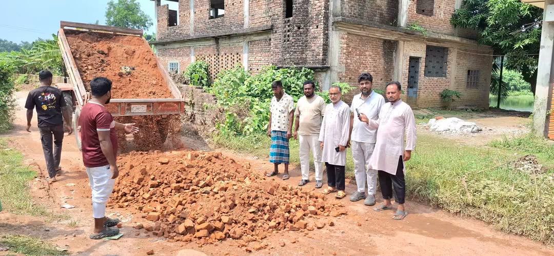 জামায়াতে ইসলামীর উদ্যোগে জগন্নাথদিঘী ইউনিয়নে রাস্তা সংস্কার।