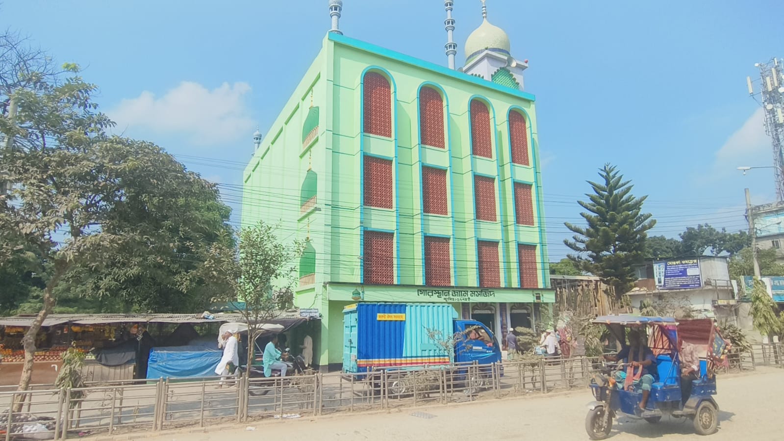 খড়ের ঘর থেকে চারতলা,কুড়িগ্রামের গোরস্থান জামে মসজিদের ৫২ বছরের পথচলা