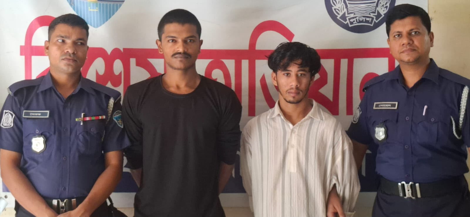 চৌদ্দগ্রামে কিশোর গ্যাং ১২০৭-এর দুই লিডার গ্রেফতার