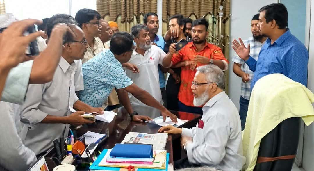 চাপের মুখে রাজশাহী মেডিকেল বিশ্ববিদ্যালয়ের ভিসির পদত্যাগ