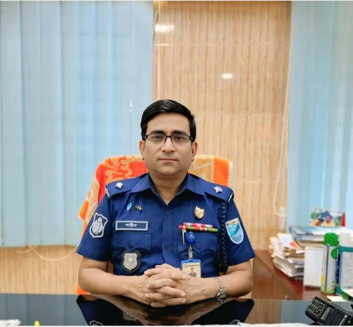 গাজীপুরে পুলিশের সাফল্য: চতুর্থবার শ্রেষ্ঠ ওসি শাহীনুর, শ্রেষ্ঠ সার্কেল অফিসার শফিকুল