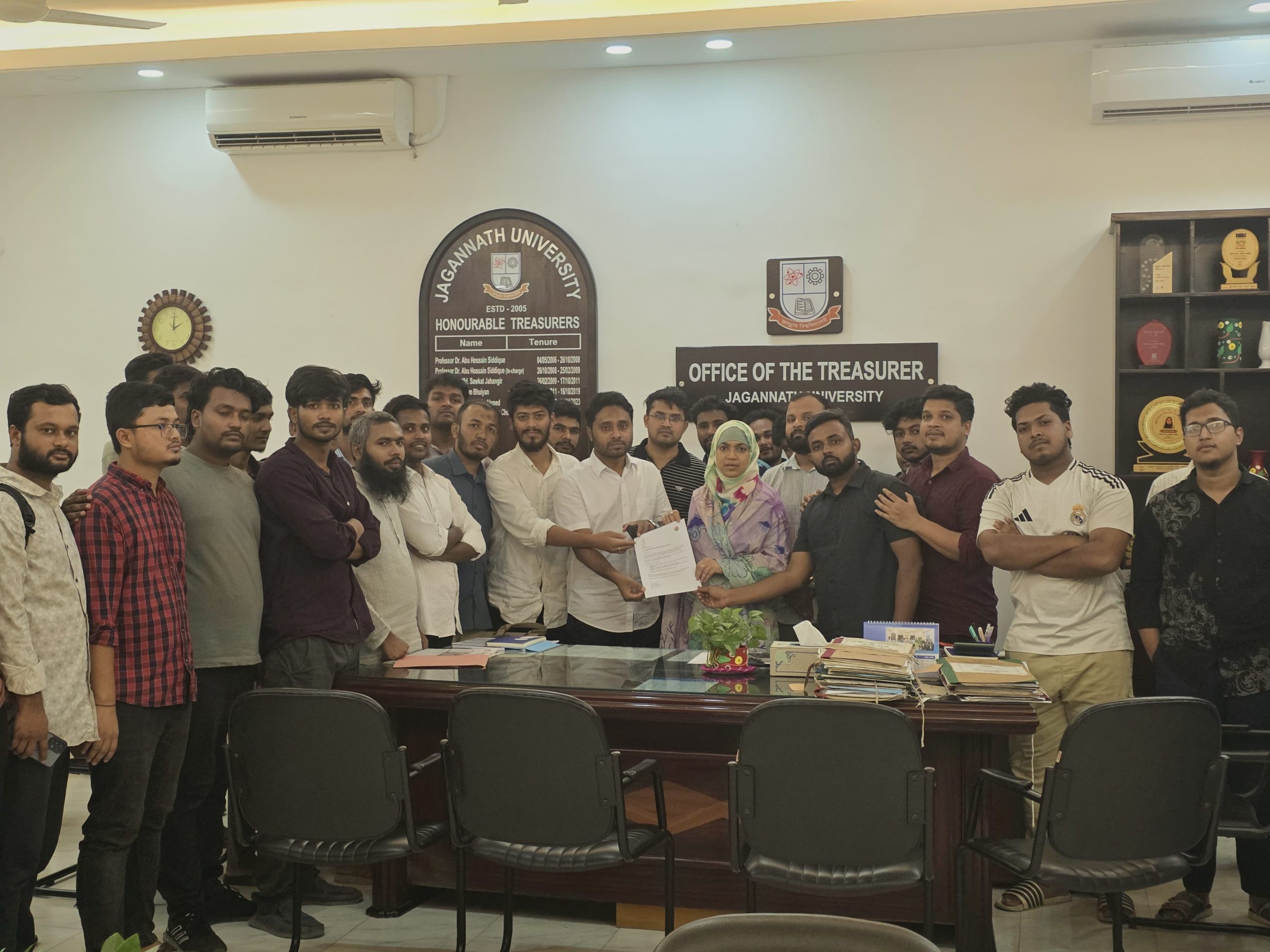 জবিকে সৌরবিদ্যুতের আওতায় আনার দাবি ছাত্রদল নেতা মাহমুদের