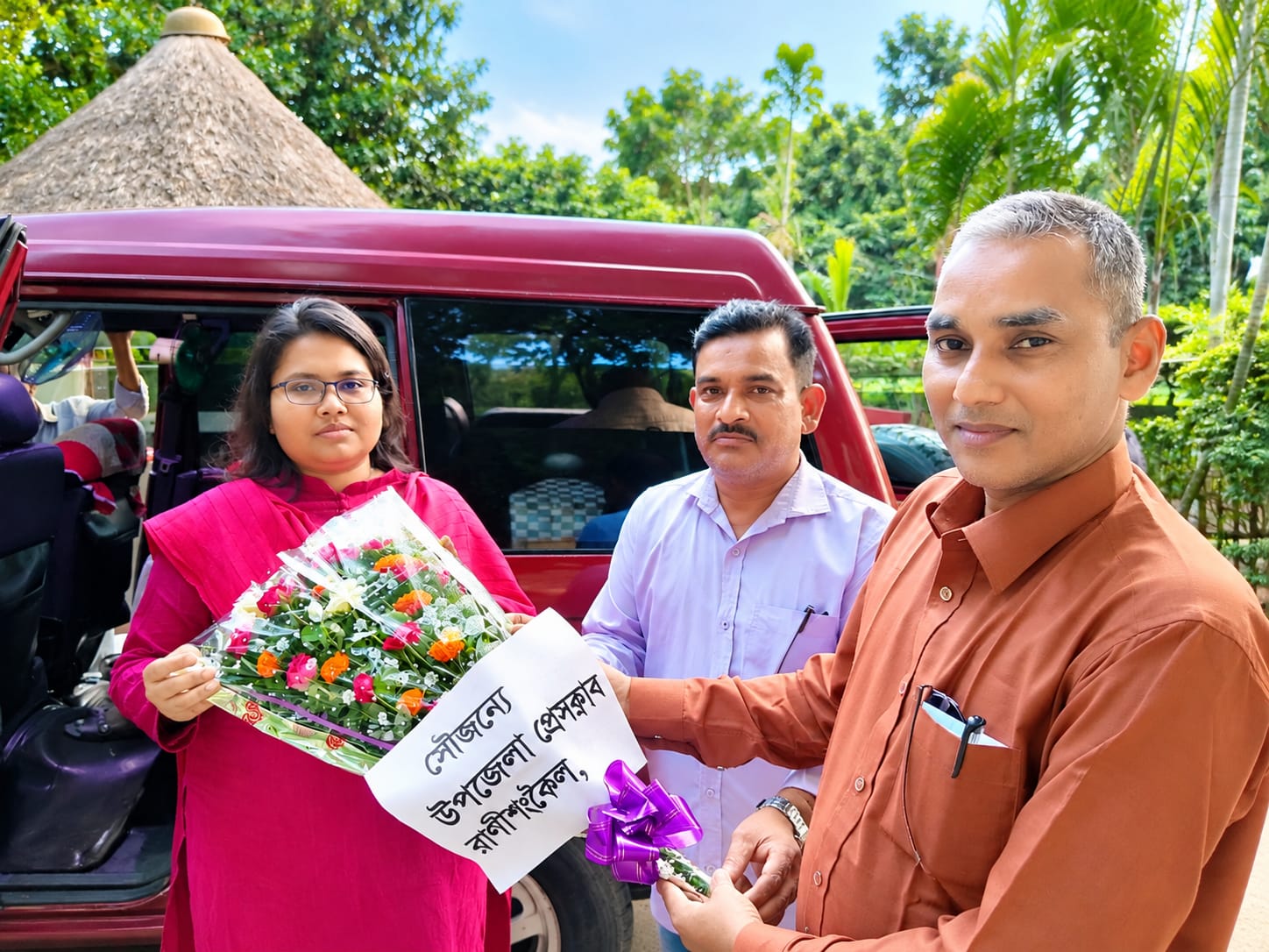 রাণীশংকৈলে নবাগত উপজেলা নির্বাহী অফিসারের সাথে উপজেলা প্রেসক্লাবের সভাপতি, সাধারণ সম্পাদকের সৌজন্য সাক্ষাৎঃ