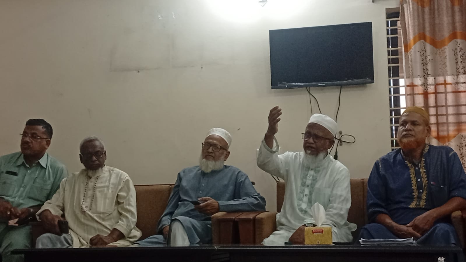 চিলমারীর “সার্বিক বিষয় নিয়ে জামায়াতের নেতা-কর্মীদের সাথে এমপির” আলোচনা
