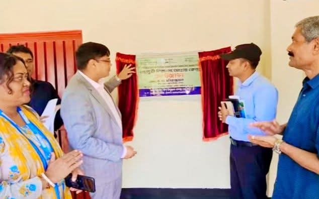 ফুলছড়িতে দুর্যোগ মোকাবিলায় নতুন আশ্রয়কেন্দ্র, সহায়তা পেলেন ৪০০ কৃষক